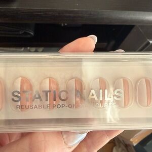 Static Nails Reusable Pop-On Manicure